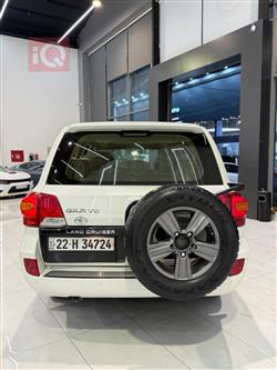 تۆیۆتا لاند کروزەر